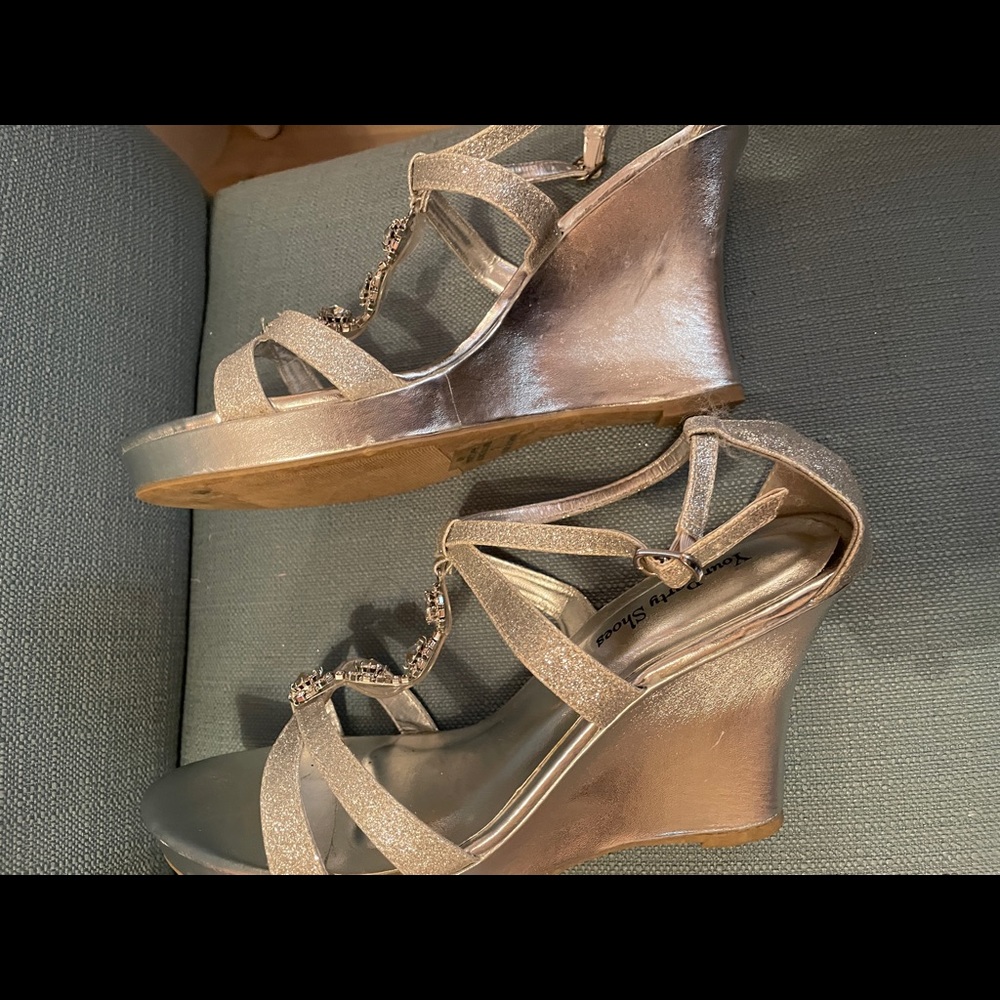 Sandals - Picture 9 of 9